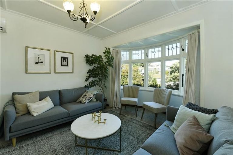 Photo of property in 23 Tipahi Street, Nelson South, Nelson, 7010