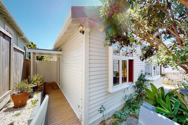 Photo of property in 85 Totara Road, Miramar, Wellington, 6022