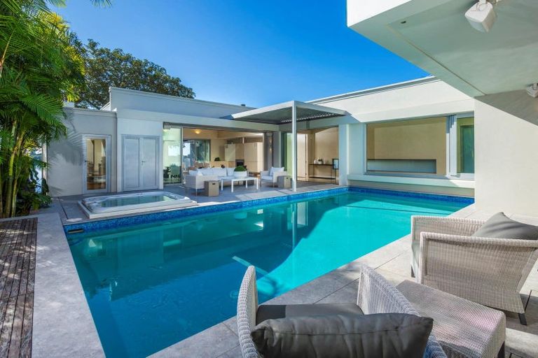 Photo of property in 15 Lake View Road, Takapuna, Auckland, 0622
