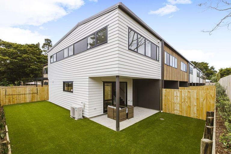 Photo of property in 10/63 Hillcrest Avenue, Hillcrest, Auckland, 0627