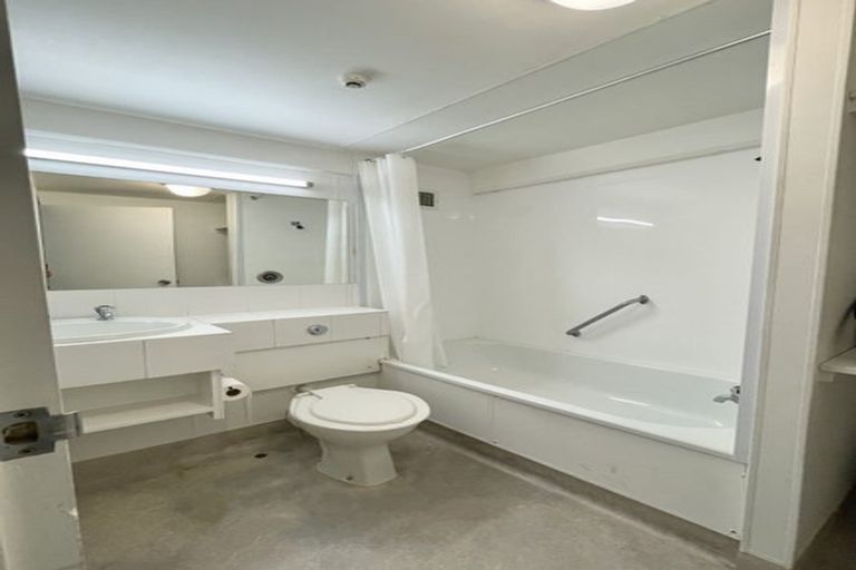 Photo of property in Capital Hill Apartments, 15/54u Hill Street, Thorndon, Wellington, 6011