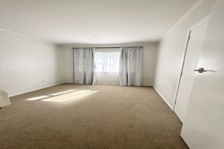 Photo of property in 12 Lynn Road, Bayview, Auckland, 0629