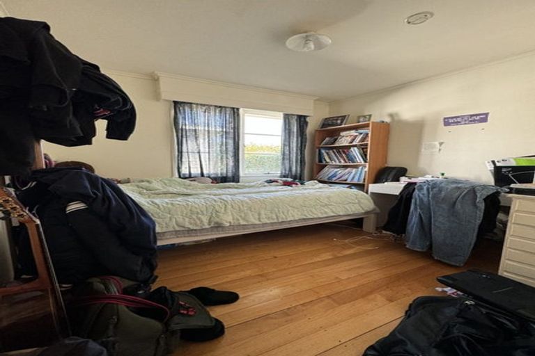 Photo of property in 172 Forrest Hill Road, Forrest Hill, Auckland, 0620