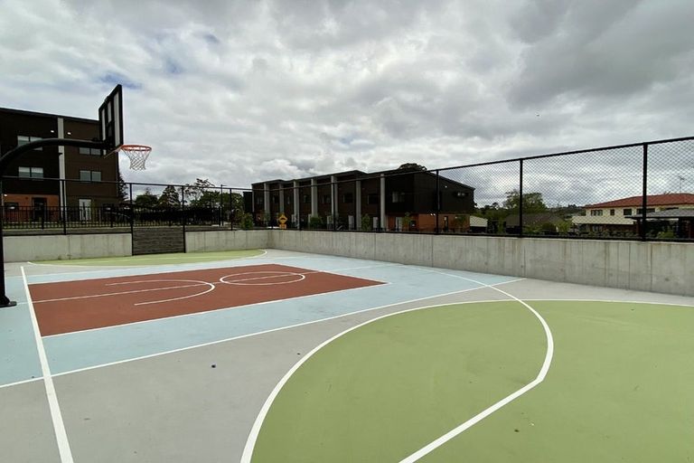 Photo of property in 9/60 Selo Street, Glen Eden, Auckland, 0602