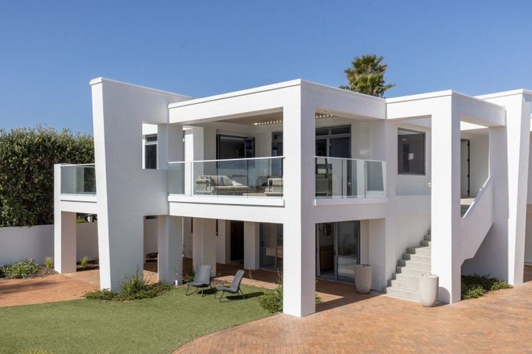 Photo of property in 94 Marine Parade, Mount Maunganui, 3116