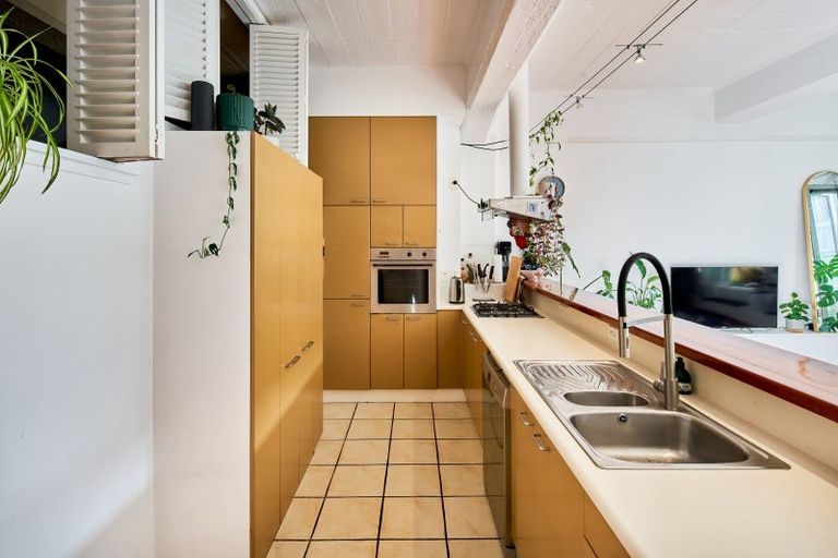 Photo of property in Palazzo, 42u2 Vivian Street, Te Aro, Wellington, 6011