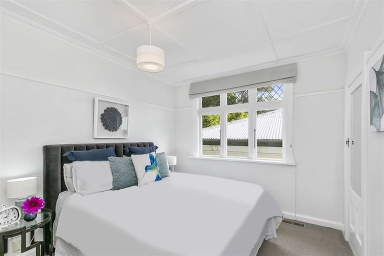 Photo of property in 8 Paisley Terrace, Karori, Wellington, 6012