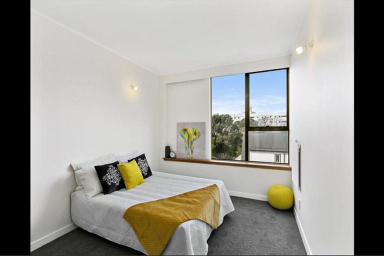 Photo of property in Hobson Court Flats, 27/70u Hobson Street, Thorndon, Wellington, 6011