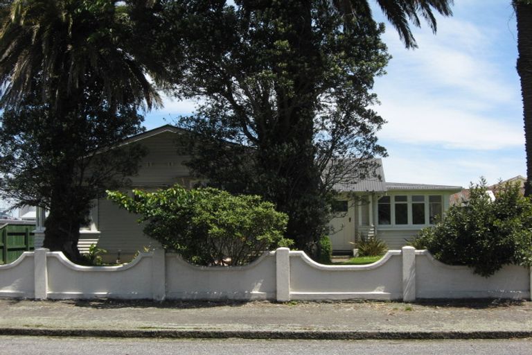 Photo of property in 52 Queen Street, Westport, 7825