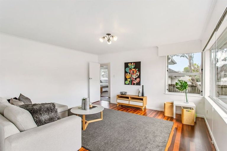 Photo of property in 29 Woodside Road, Massey, Auckland, 0614