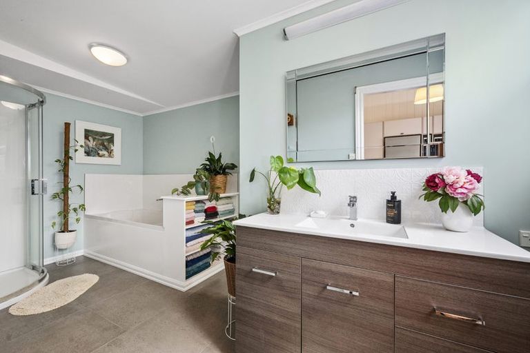 Photo of property in 1a Captain Street, Helensville, 0800