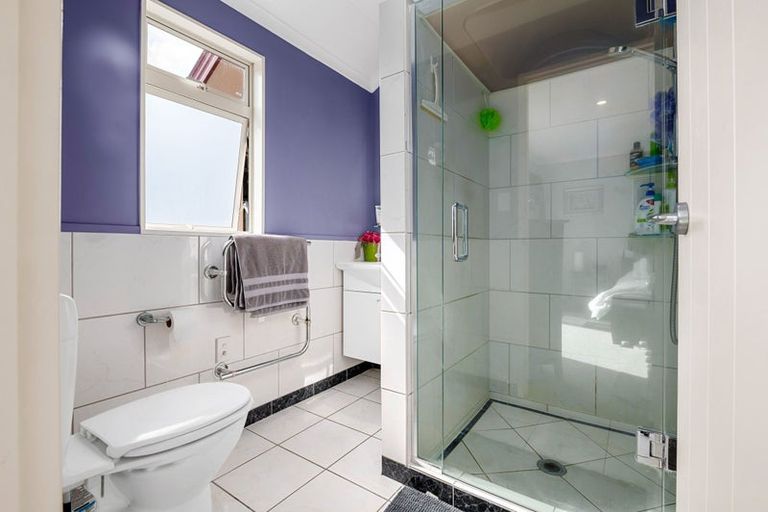 Photo of property in 76 Saint James Drive, Huntington, Hamilton, 3210