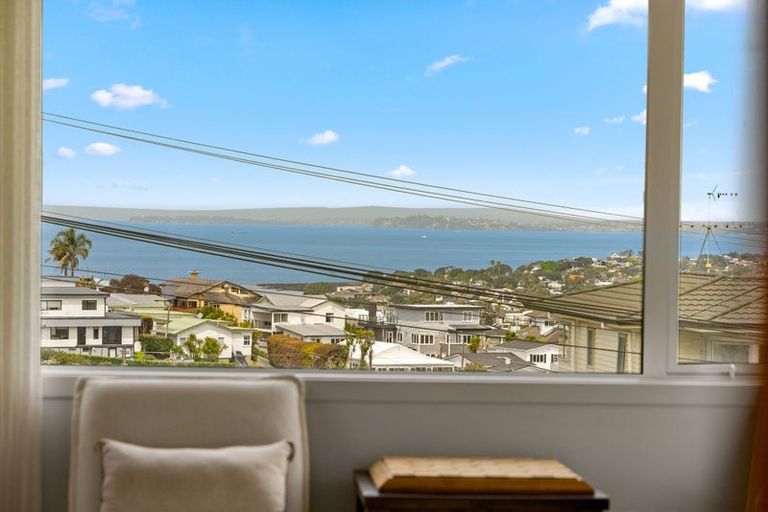 Photo of property in 7 Parr Terrace, Castor Bay, Auckland, 0620