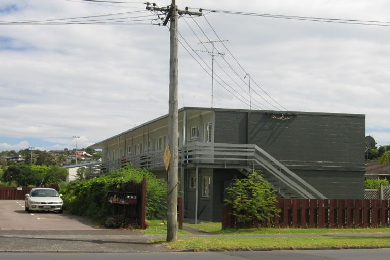 Photo of property in 2/764 Beach Road, Browns Bay, Auckland, 0630