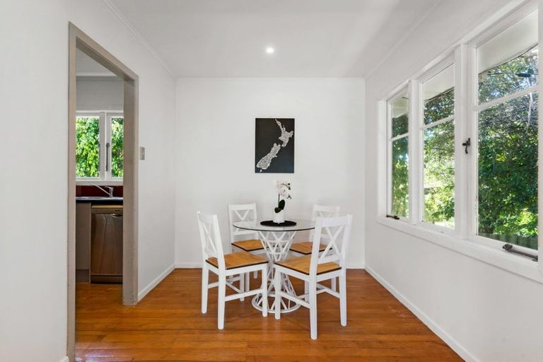 Photo of property in 51 Smythe Road, Henderson, Auckland, 0612