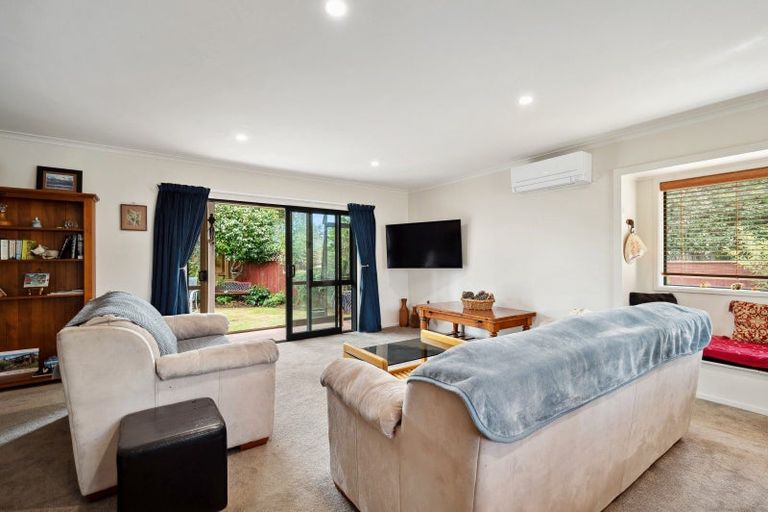 Photo of property in 7 Kathleen Place, Rainbow Point, Taupo, 3330