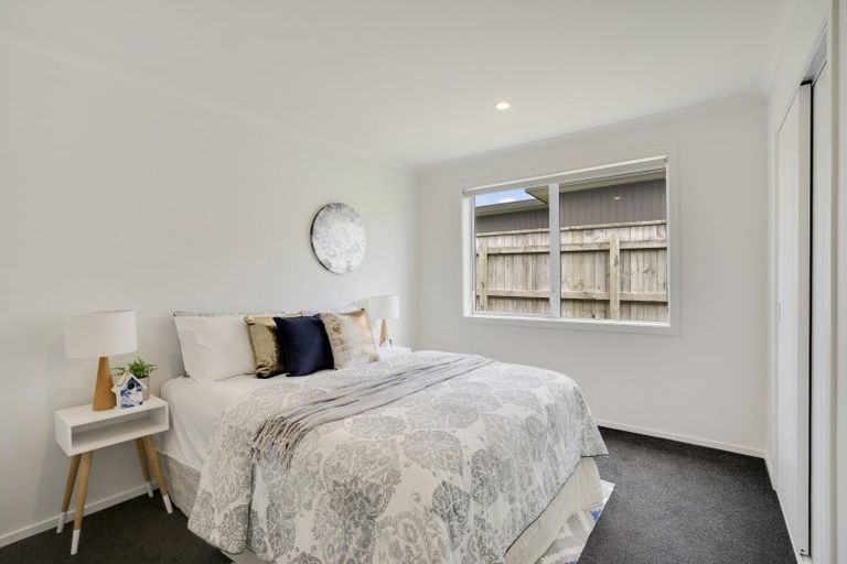 Photo of property in 17 Mahia Lane, Waikanae, 5036