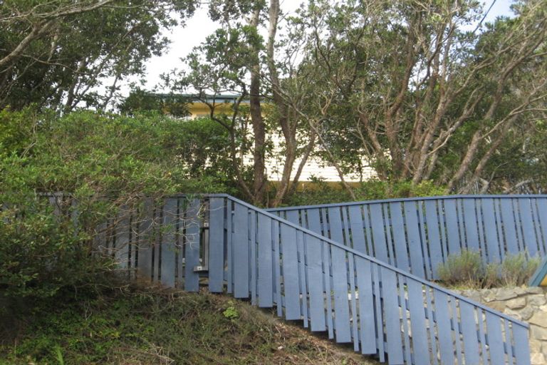 Photo of property in 37 Versailles Street, Karori, Wellington, 6012