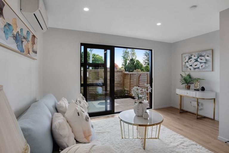 Photo of property in 129 Lancaster Road, Beach Haven, Auckland, 0626