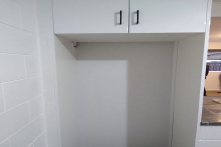 Photo of property in 10f3 Rawson Street, Tawa, Wellington, 5028