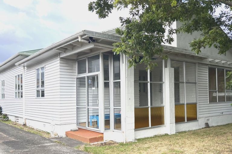 Photo of property in 56 Hautana Street, Woburn, Lower Hutt, 5010