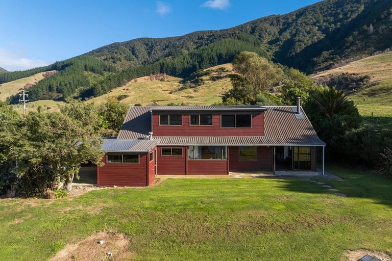 Photo of property in 803 Manaroa Road, Manaroa, Picton, 7282