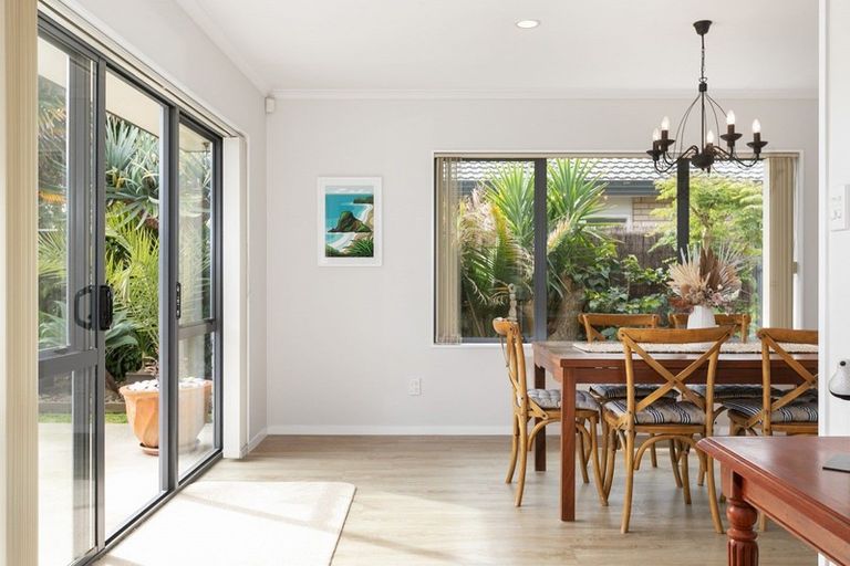 Photo of property in 6 Evansbel Place, Papamoa Beach, Papamoa, 3118