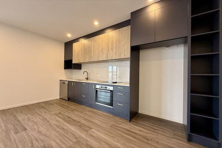 Photo of property in 18 Horokaka Street, Massey, Auckland, 0614