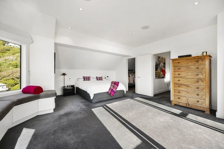 Photo of property in 5 Bayview Terrace, Oriental Bay, Wellington, 6011