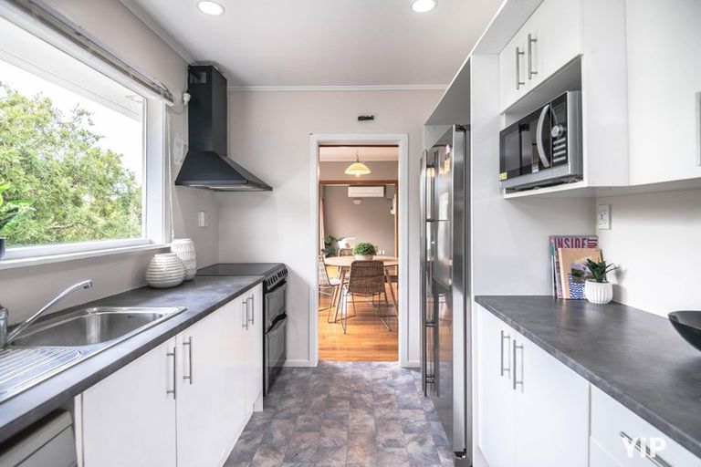 Photo of property in 18 Elliott Street, Johnsonville, Wellington, 6037