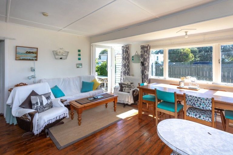 Photo of property in 603 Ocean Road, Whangamata, 3620