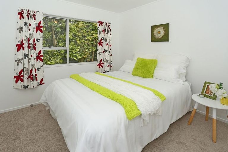 Photo of property in 17 Statesman Street, Henderson, Auckland, 0612