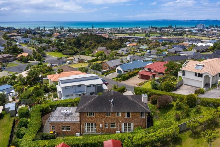 Photo of property in 12 Grovenor Drive, Orewa, 0931