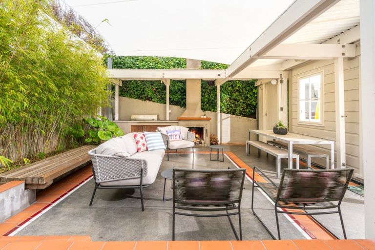 Photo of property in 54 Majoribanks Street, Mount Victoria, Wellington, 6011