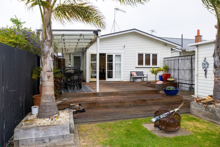 Photo of property in 15 Latham Street, Napier South, Napier, 4110