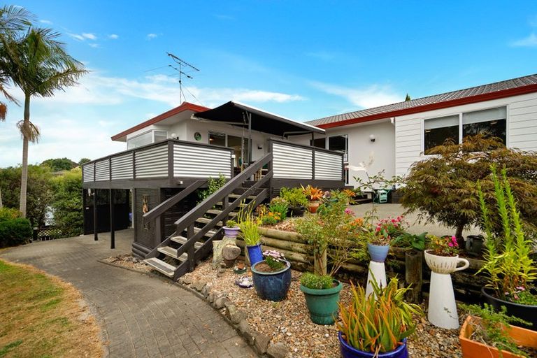 Photo of property in 14 Ebony Place, Massey, Auckland, 0614