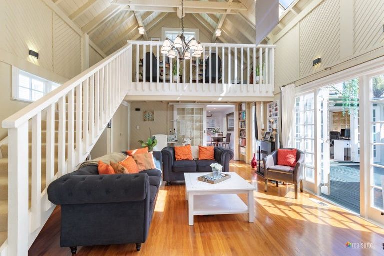 Photo of property in 7 Hinau Street, Woburn, Lower Hutt, 5010