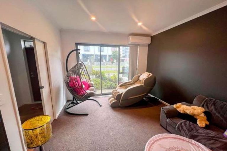 Photo of property in 12 Te Rito Road, Hobsonville, Auckland, 0616