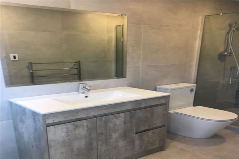 Photo of property in 4 Meritage Lane, Te Atatu South, Auckland, 0610