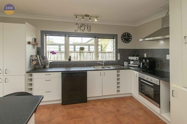 Photo of property in 58 Meeanee Road, Taradale, Napier, 4112