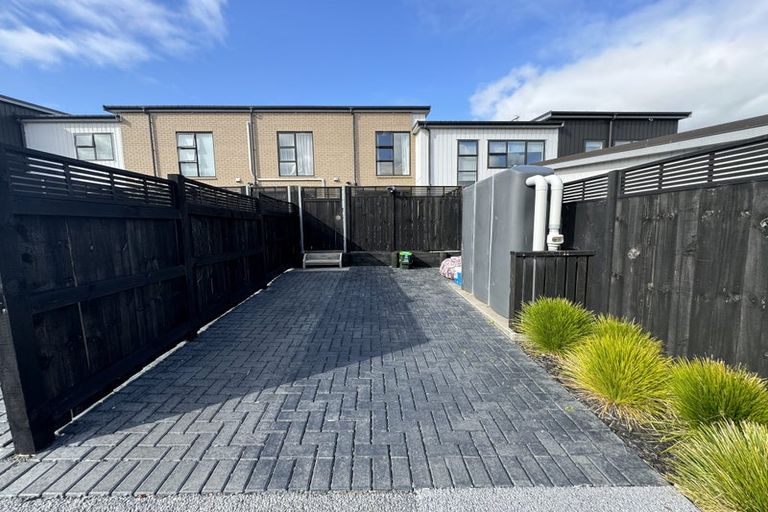 Photo of property in 86 Manarini Road, Westgate, Auckland, 0614