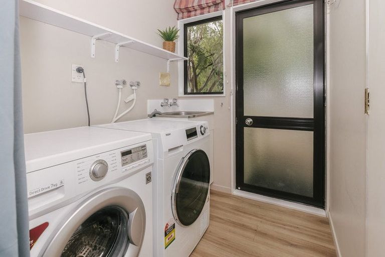 Photo of property in 38 Peppertree Glade, Kelvin Grove, Palmerston North, 4414