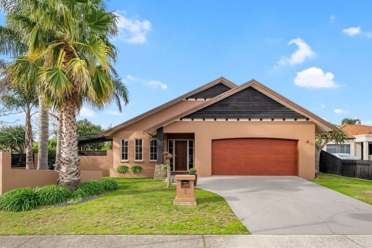 Photo of property in 1 Piha Close, Papamoa Beach, Papamoa, 3118