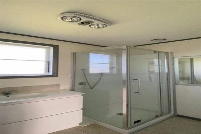 Photo of property in 18 Iredale Road, Hawera, 4610