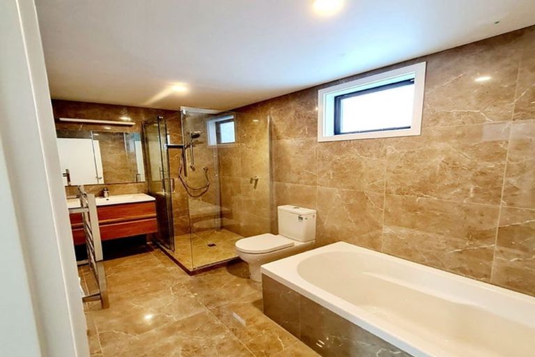 Photo of property in 112a Freyberg Street, Lyall Bay, Wellington, 6022