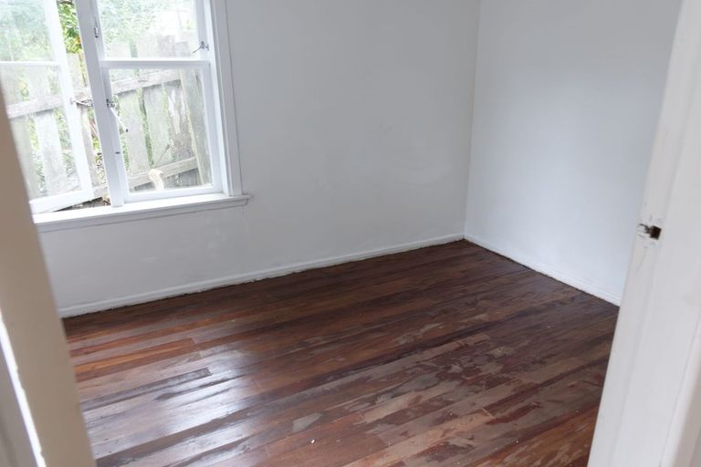 Photo of property in 47a Matai Road, Stanmore Bay, Whangaparaoa, 0932