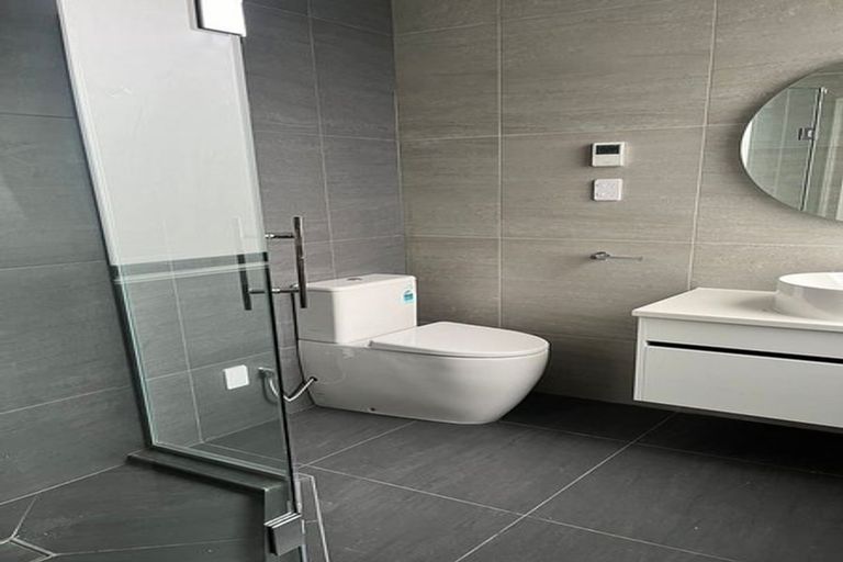 Photo of property in 8 La Bella Road, Hobsonville, Auckland, 0616