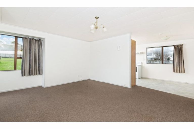 Photo of property in 1/1 Meadowvale Avenue, Forrest Hill, Auckland, 0620