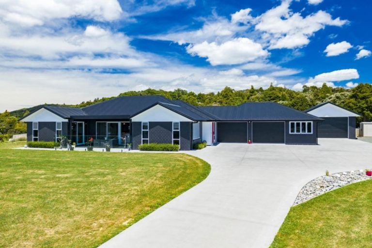 Photo of property in 130 Karanui Road, Te Kamo, Kamo, 0185