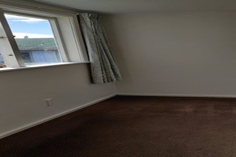 Photo of property in 38 Bassett Road, Johnsonville, Wellington, 6037